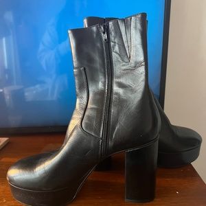 ALOHAS brand new platform ankle boots